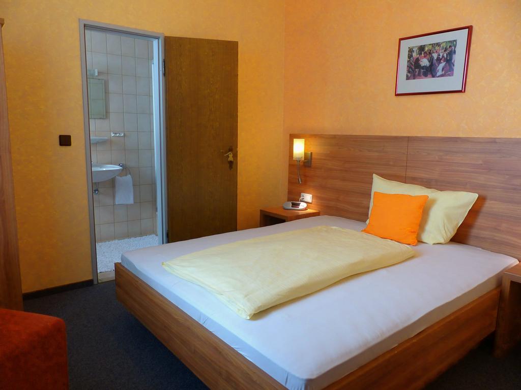 Zur Lindenau Hotel Rudesheim am Rhein Ruang foto