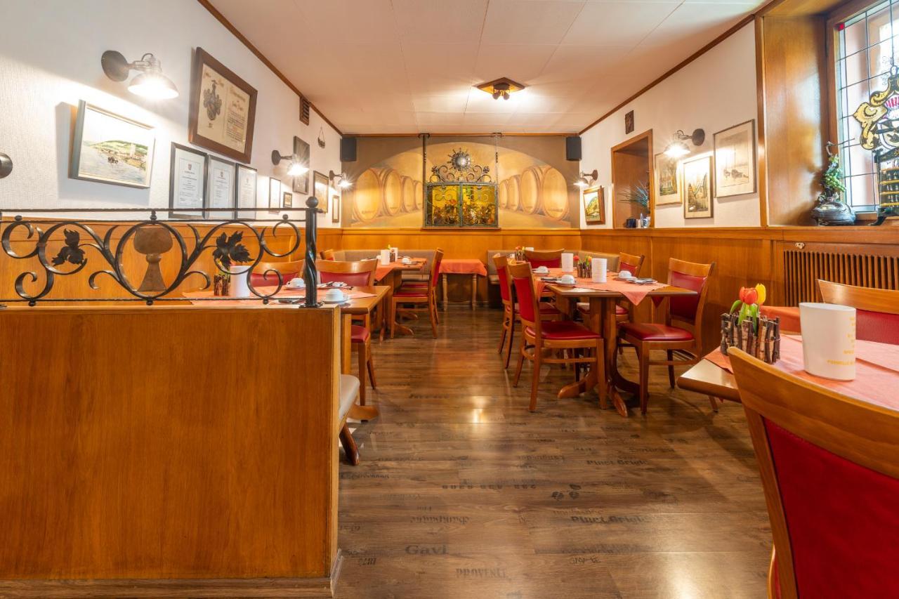 Zur Lindenau Hotel Rudesheim am Rhein Bagian luar foto