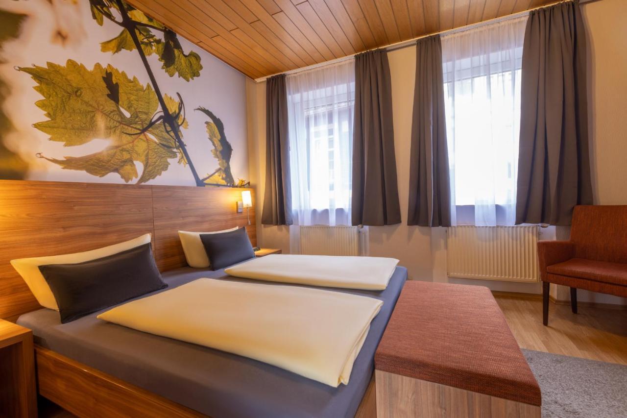 Zur Lindenau Hotel Rudesheim am Rhein Bagian luar foto