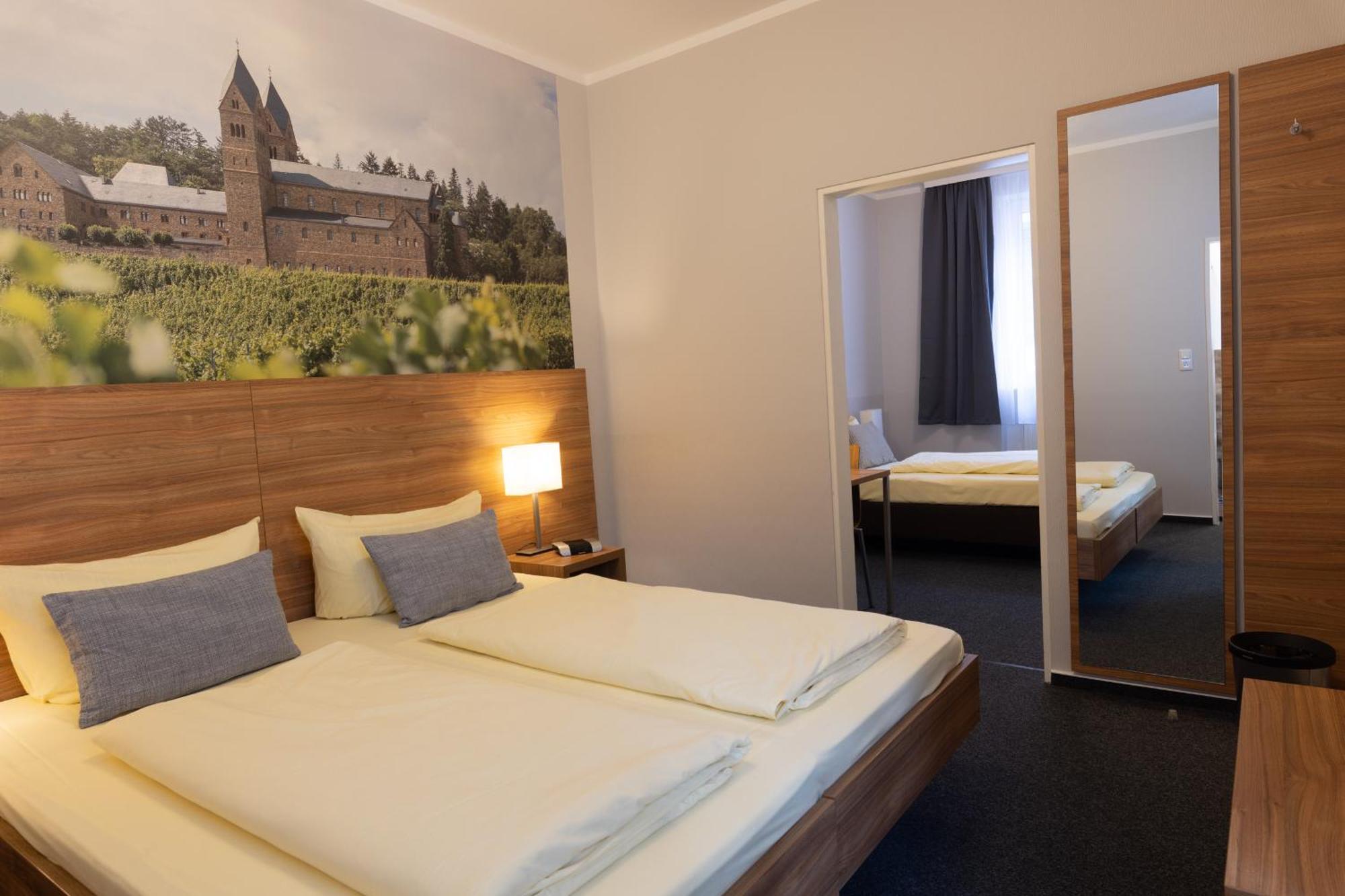 Zur Lindenau Hotel Rudesheim am Rhein Bagian luar foto