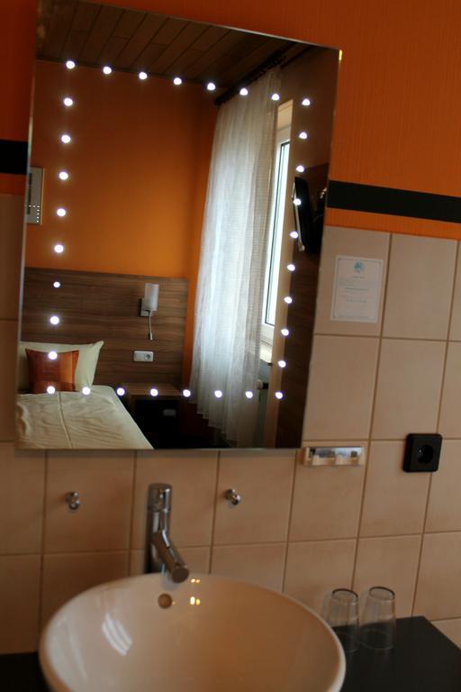 Zur Lindenau Hotel Rudesheim am Rhein Bagian luar foto