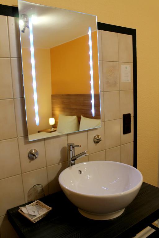 Zur Lindenau Hotel Rudesheim am Rhein Bagian luar foto