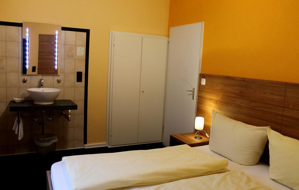 Zur Lindenau Hotel Rudesheim am Rhein Bagian luar foto