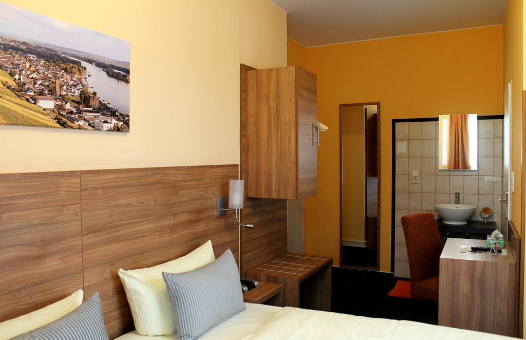 Zur Lindenau Hotel Rudesheim am Rhein Bagian luar foto