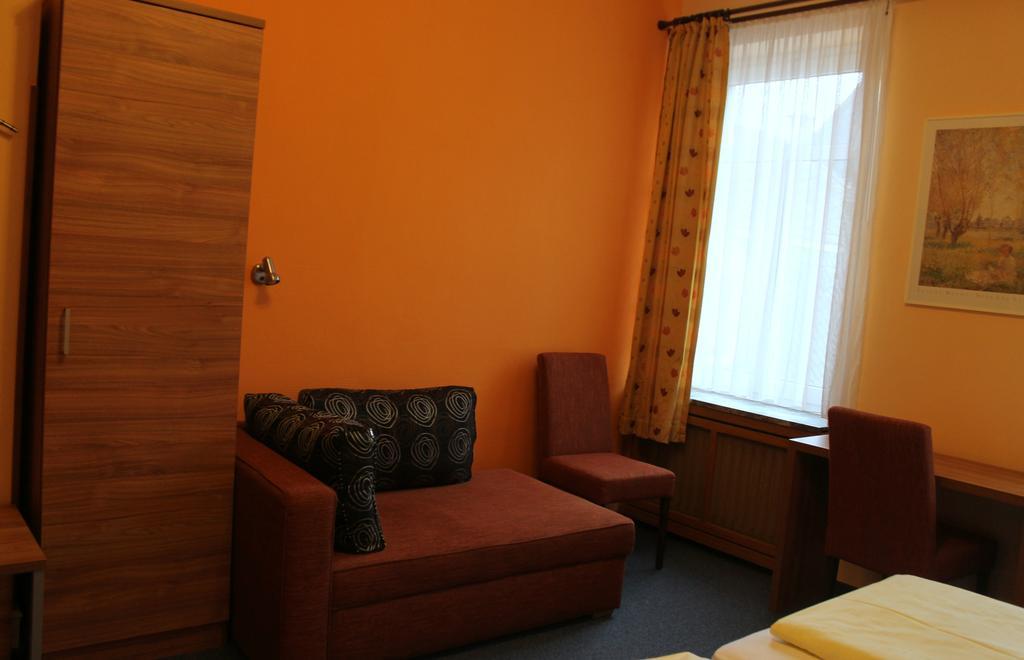 Zur Lindenau Hotel Rudesheim am Rhein Bagian luar foto