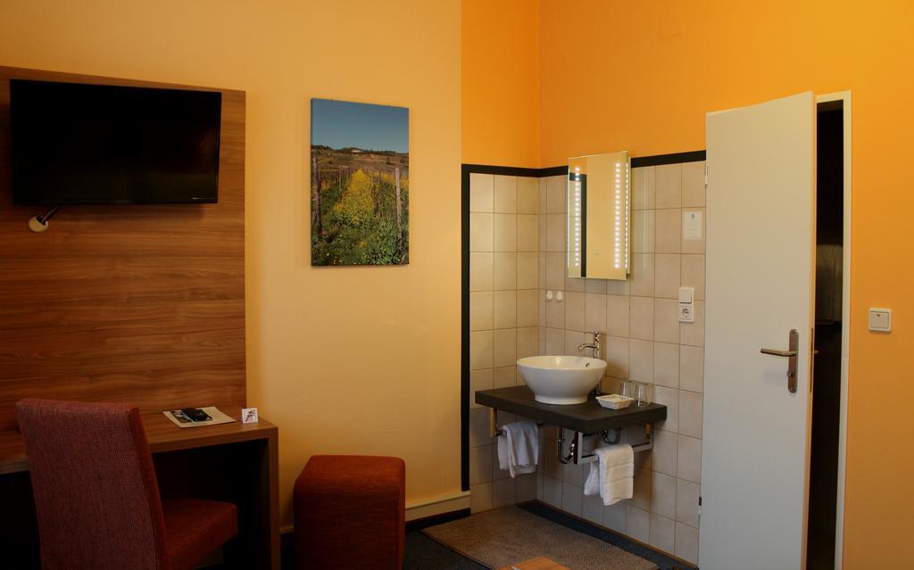 Zur Lindenau Hotel Rudesheim am Rhein Bagian luar foto