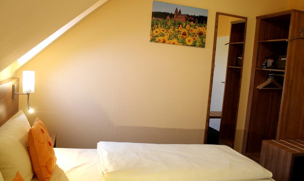 Zur Lindenau Hotel Rudesheim am Rhein Bagian luar foto