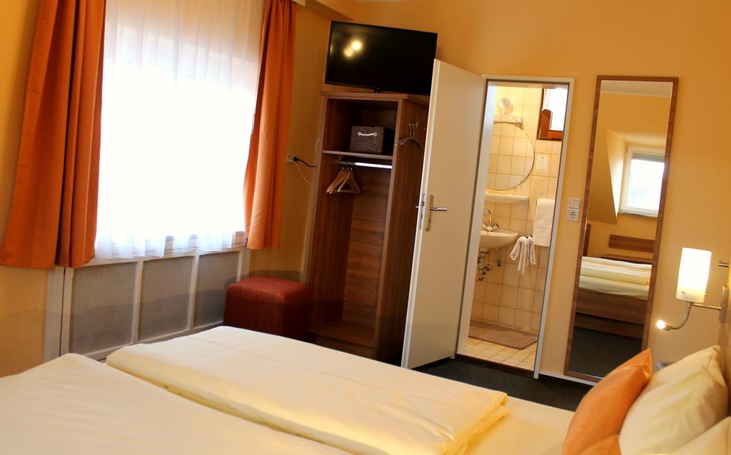 Zur Lindenau Hotel Rudesheim am Rhein Bagian luar foto